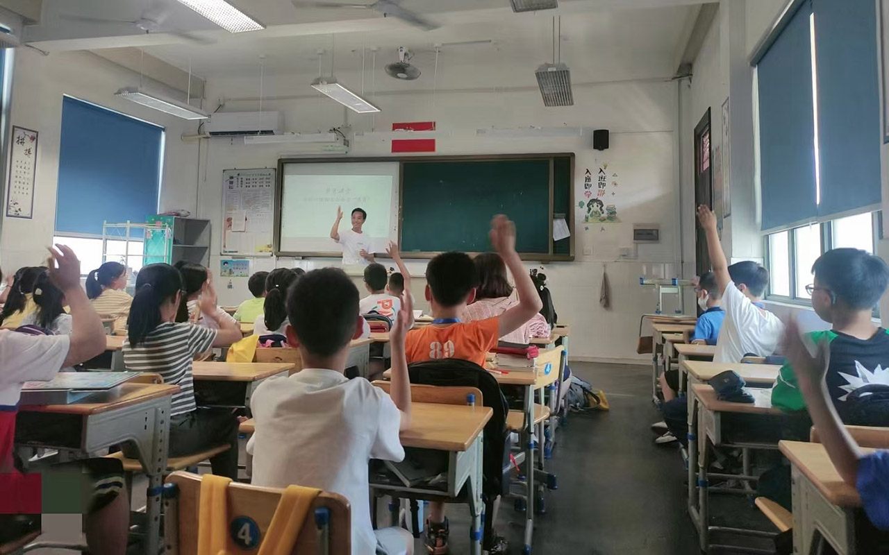 吉木萨尔冯家小学