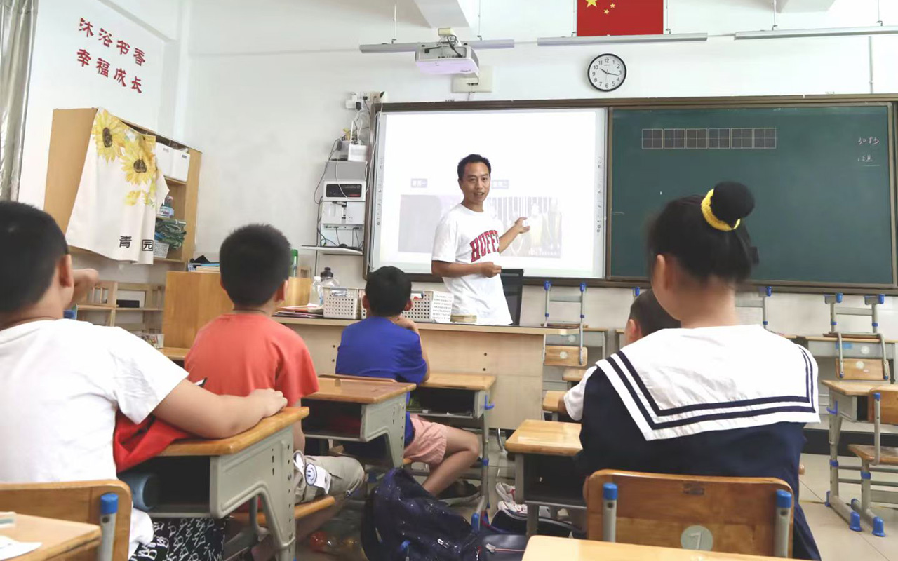 吉木萨尔钟公庙中心小学